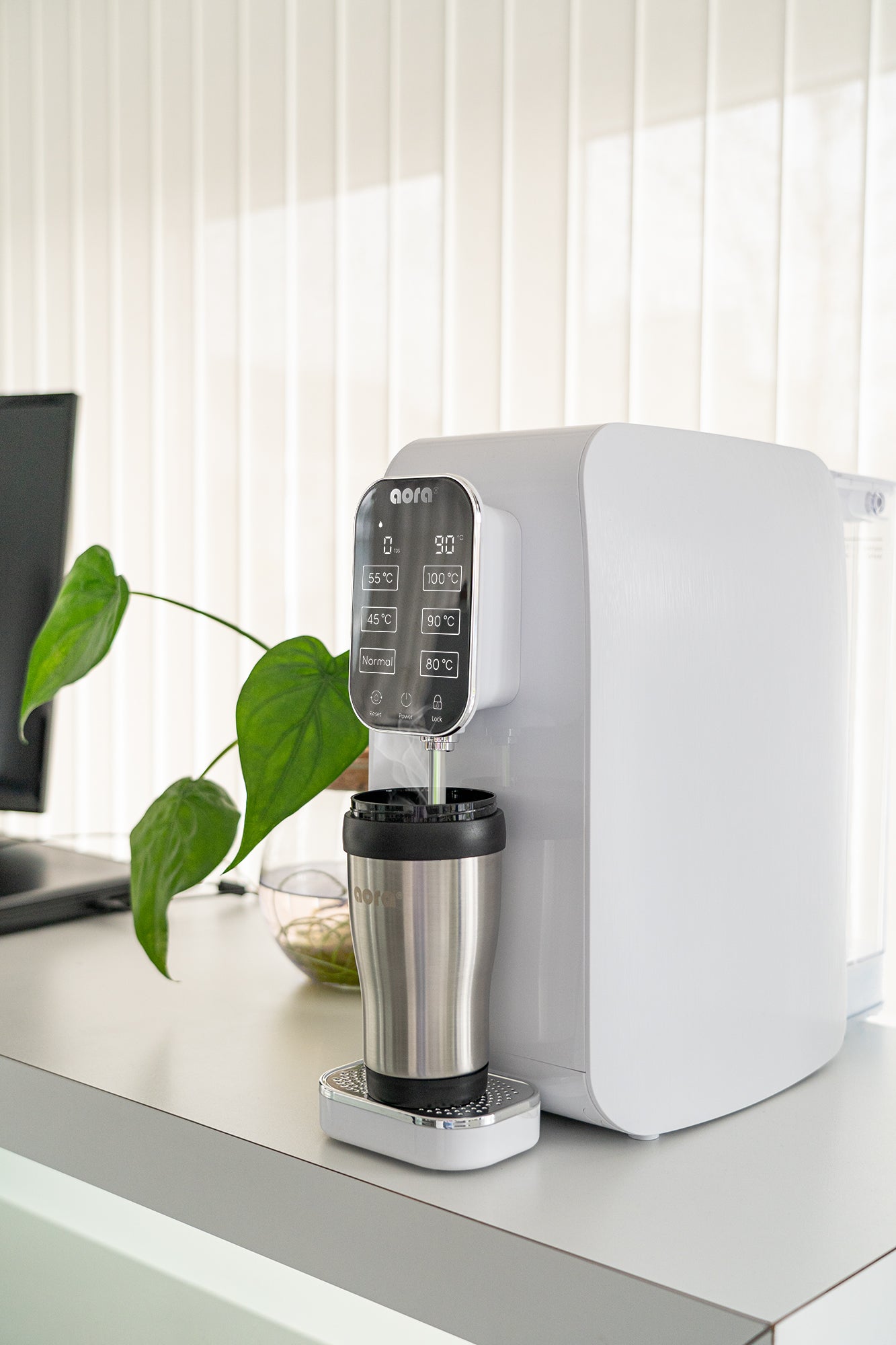 Water purifier with kettle AORA W12 - Mobile reverse osmosis system with hot water function, without the need for a connection to the water network